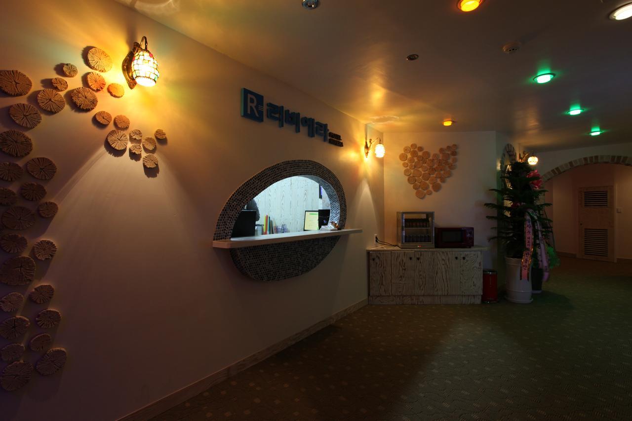 Riviera Motel Goyang Exterior foto