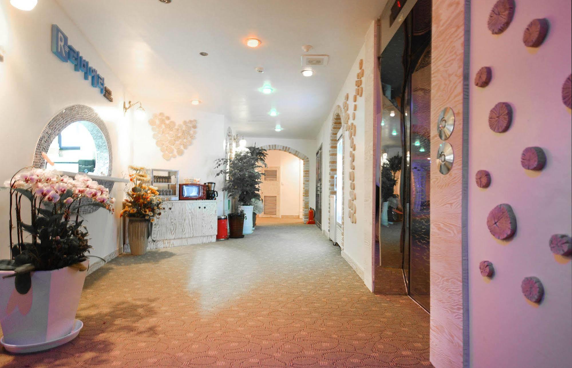 Riviera Motel Goyang Exterior foto